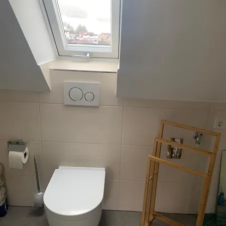 Hostel Dreibettzimmer Mit Gemeinschaftsbad Und Kueche Grossenbach *