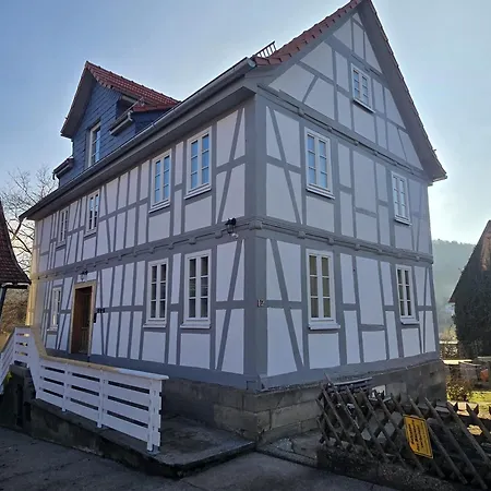 Dreibettzimmer Mit Gemeinschaftsbad Und Kueche Grossenbach Hostel
