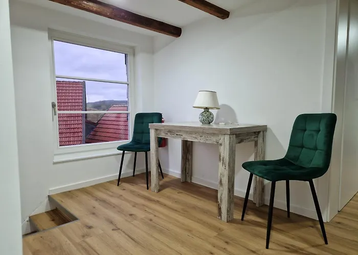 Hostel Dreibettzimmer Mit Gemeinschaftsbad Und Kueche Grossenbach