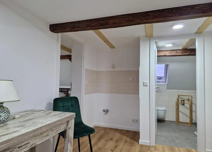 Hostel Dreibettzimmer Mit Gemeinschaftsbad Und Kueche Grossenbach Hünfeld