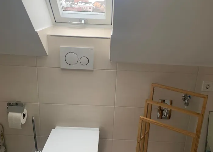 Hostel Dreibettzimmer Mit Gemeinschaftsbad Und Kueche Grossenbach *