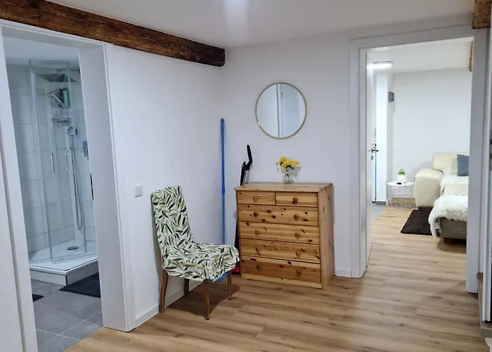 Dreibettzimmer Mit Gemeinschaftsbad Und Kueche Grossenbach *